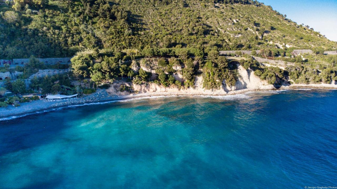Locanda Baia Beniamin Grimaldi  Exterior photo